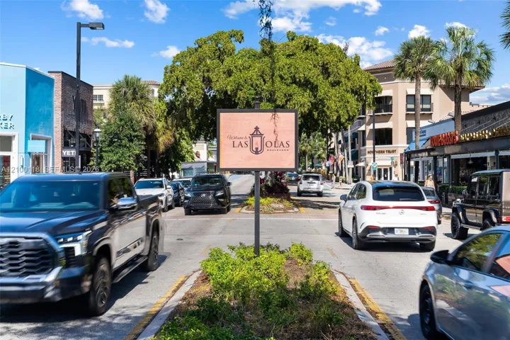 Las Olas Blvd