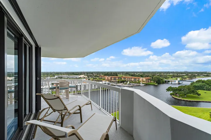 036-123LakeshoreDr-1544-NorthPalmBeach-S
