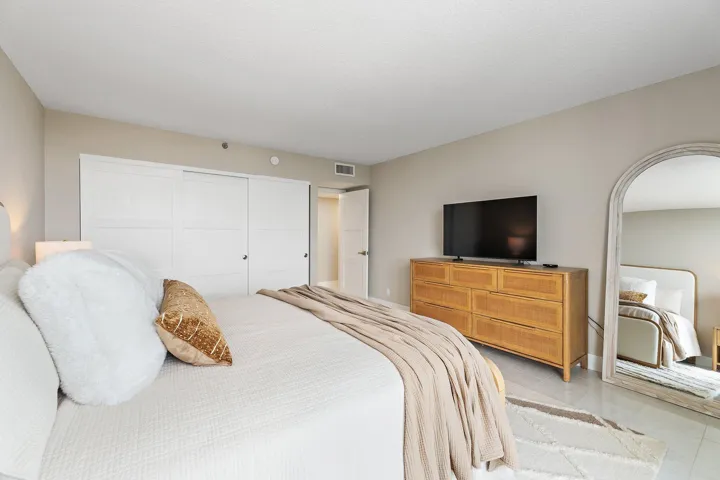 079-123LakeshoreDr-1544-NorthPalmBeach-S