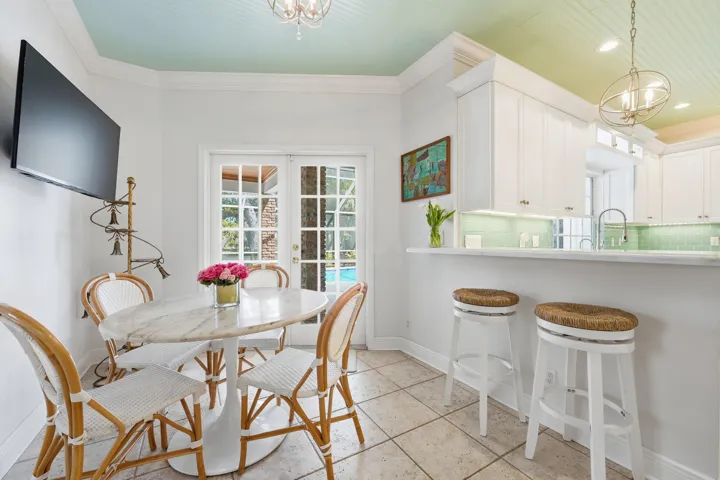Eat in Kitchen