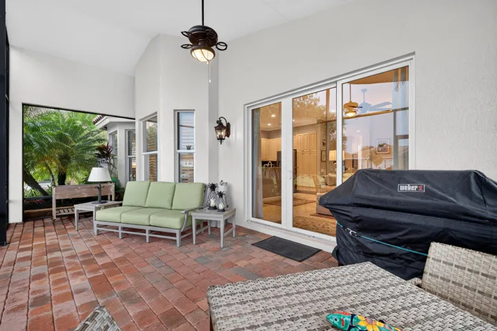 Large covered Lanai