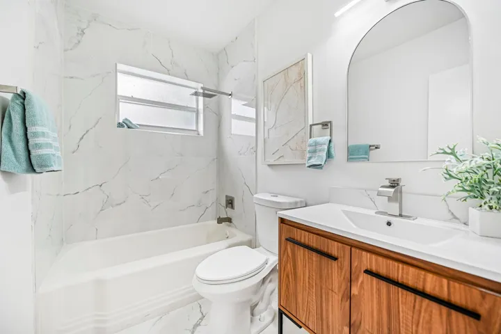33-web-or-mls-NE 165th St-S0110-033