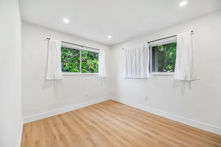 29-web-or-mls-NE 165th St-S0110-029