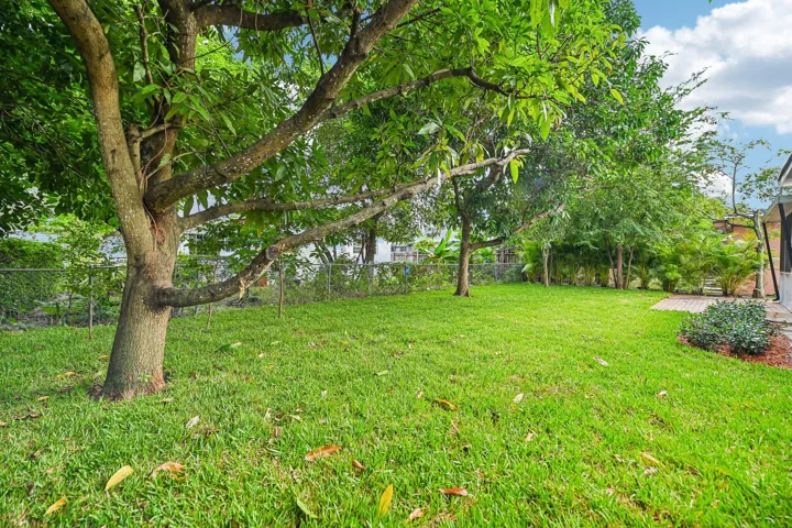38-web-or-mls-NE 165th St-S0110-038