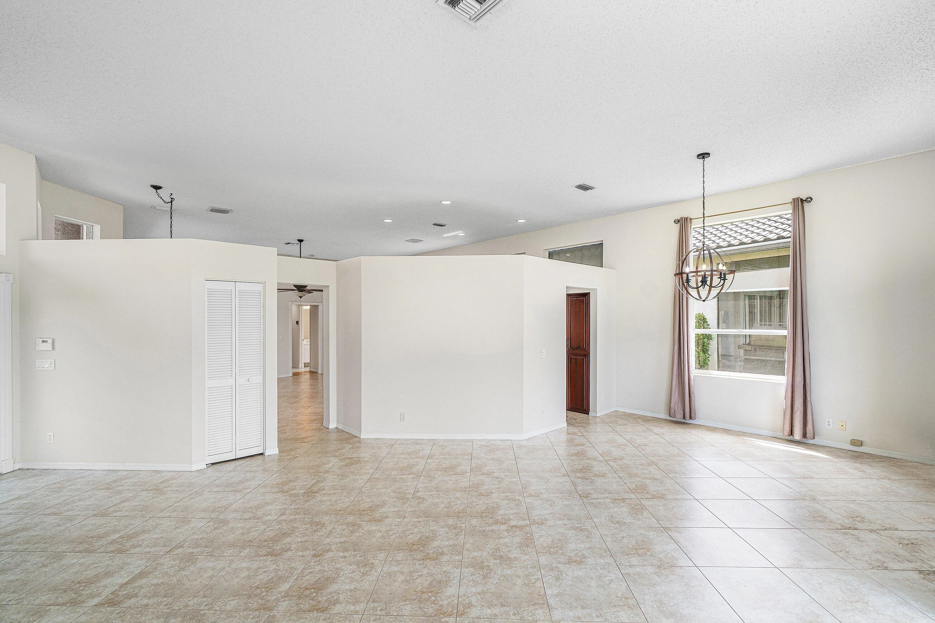 living/dining room