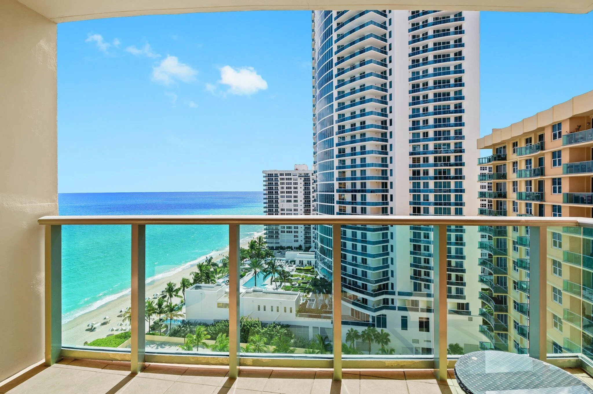 25-web-or-mls-2501-s-ocean-dr-1516