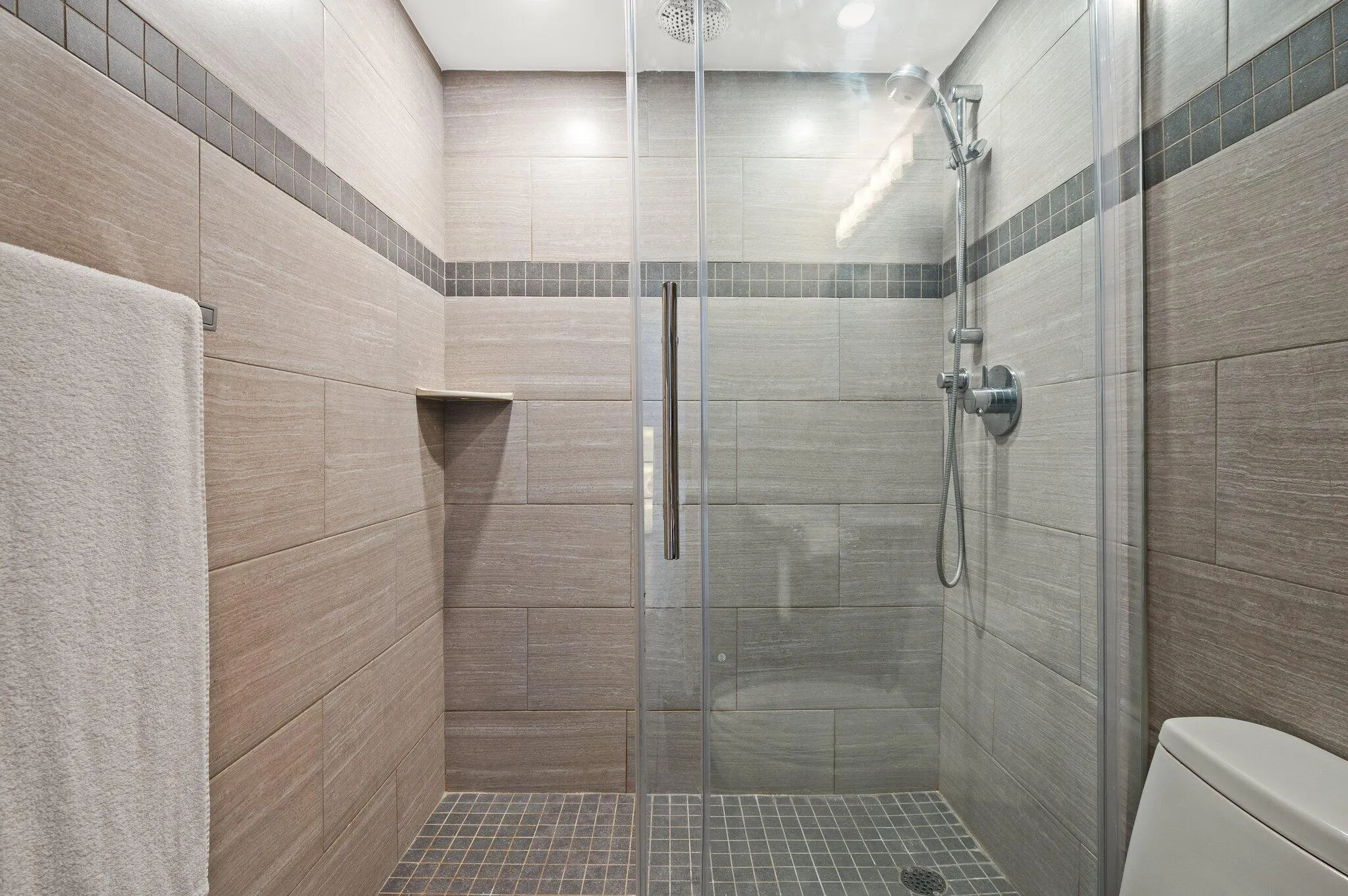 19-web-or-mls-2501-s-ocean-dr-1516