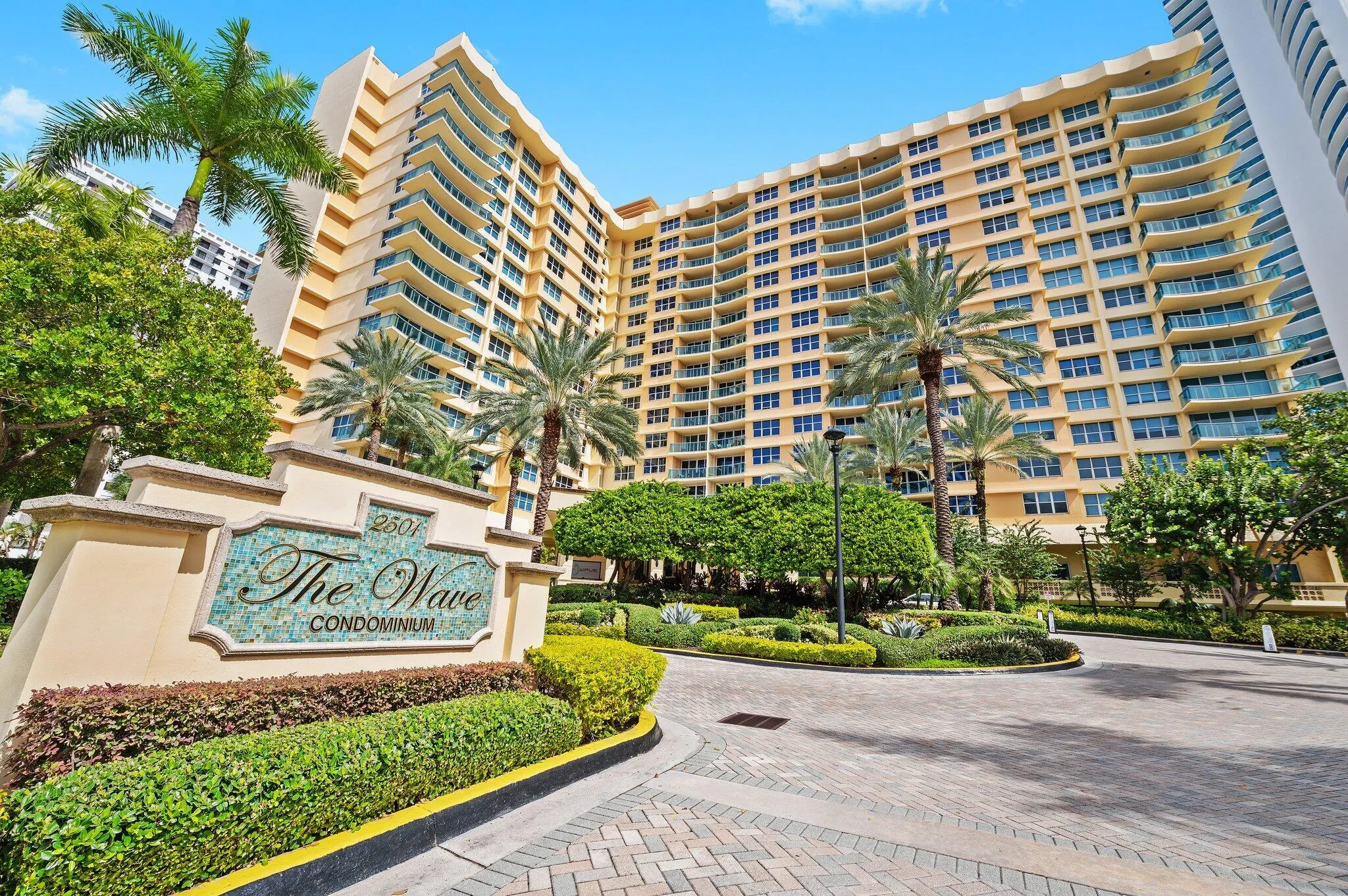 1-web-or-mls-2501-s-ocean-dr-1516