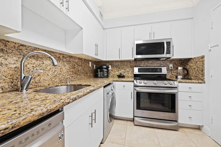 10-web-or-mls-2501-s-ocean-dr-1516
