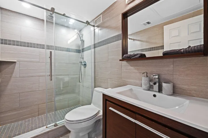 18-web-or-mls-2501-s-ocean-dr-1516
