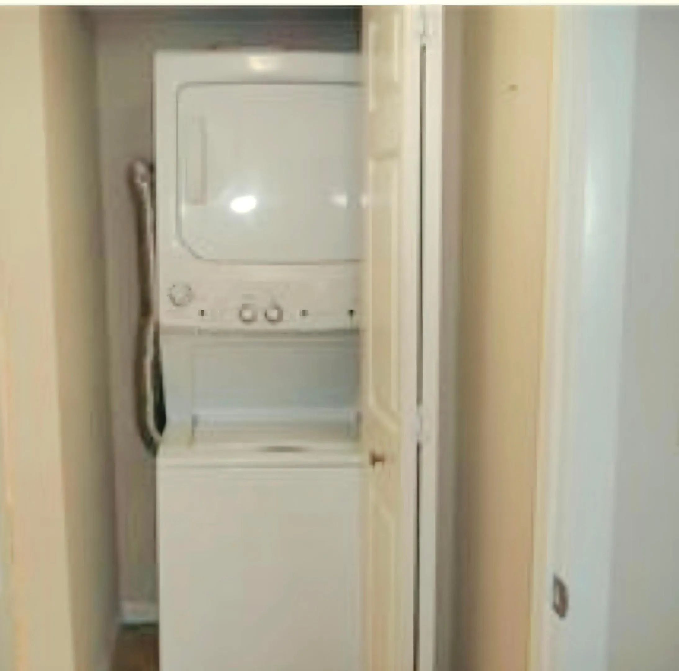 IN-UNIT WASHER & DRYER