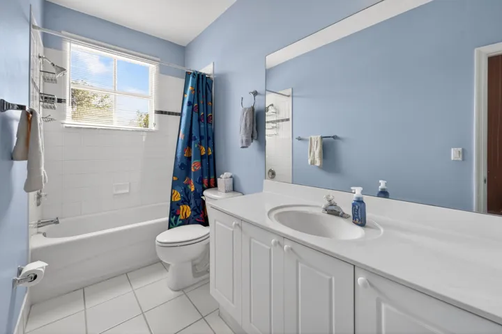 Upstairs Secondary Bath