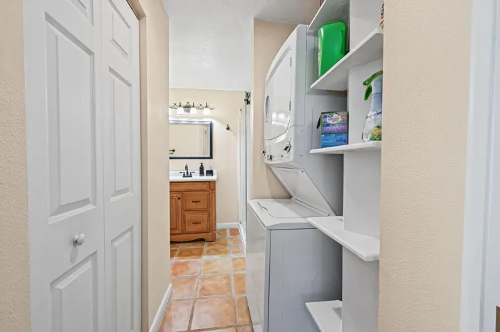 55-web-or-mls-Main Bathroom_2
