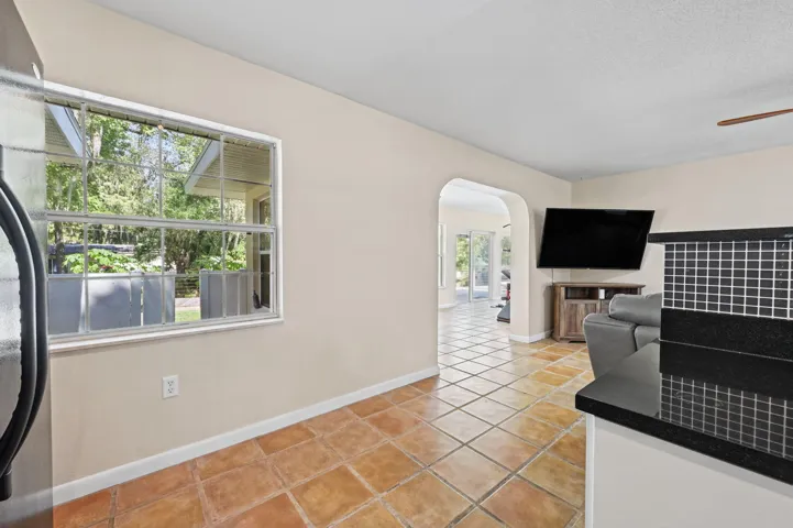47-web-or-mls-Kitchen_6
