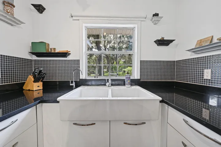 44-web-or-mls-Kitchen_3