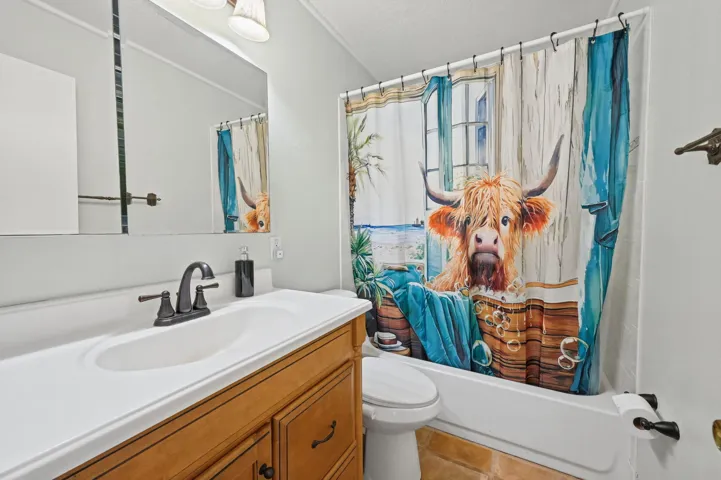 3-web-or-mls-Bathroom_2