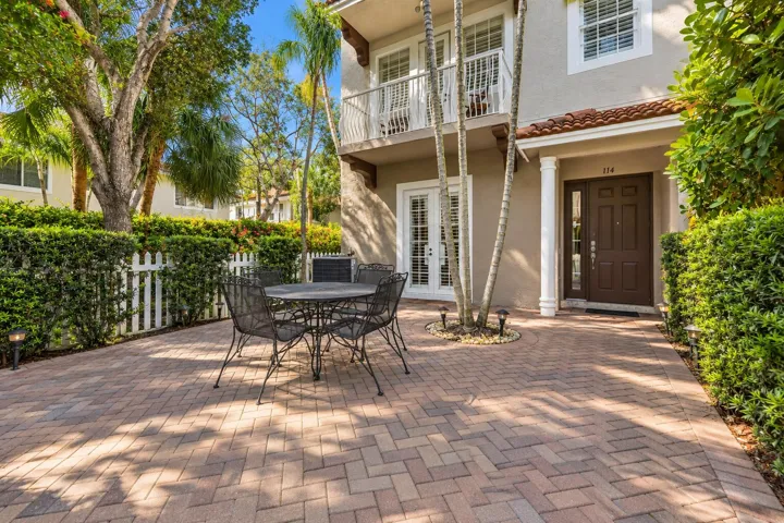Front door/Courtyard