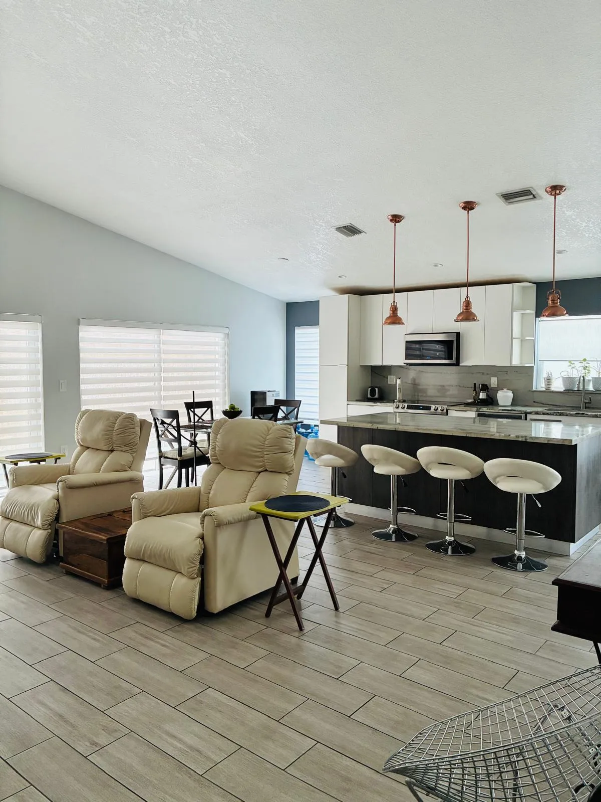 LIVINGROOM 2
