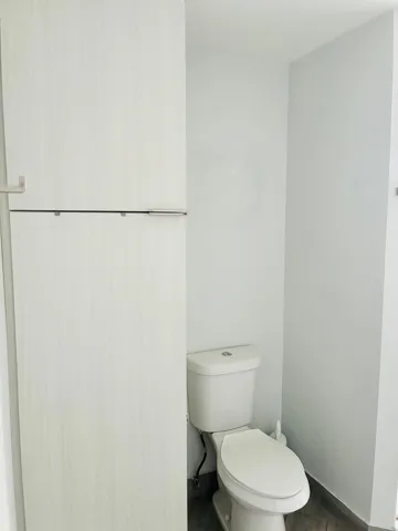 MASTER BATH 4