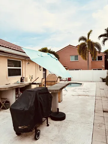 PATIO 1