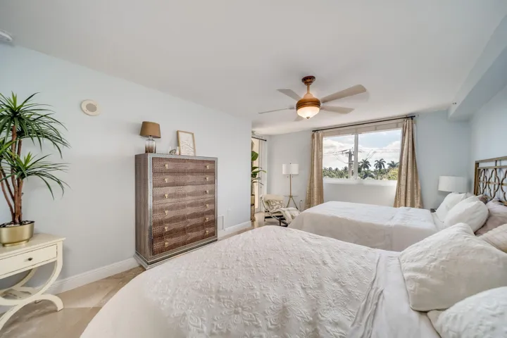 21-web-or-mls-Interior-20 (2)
