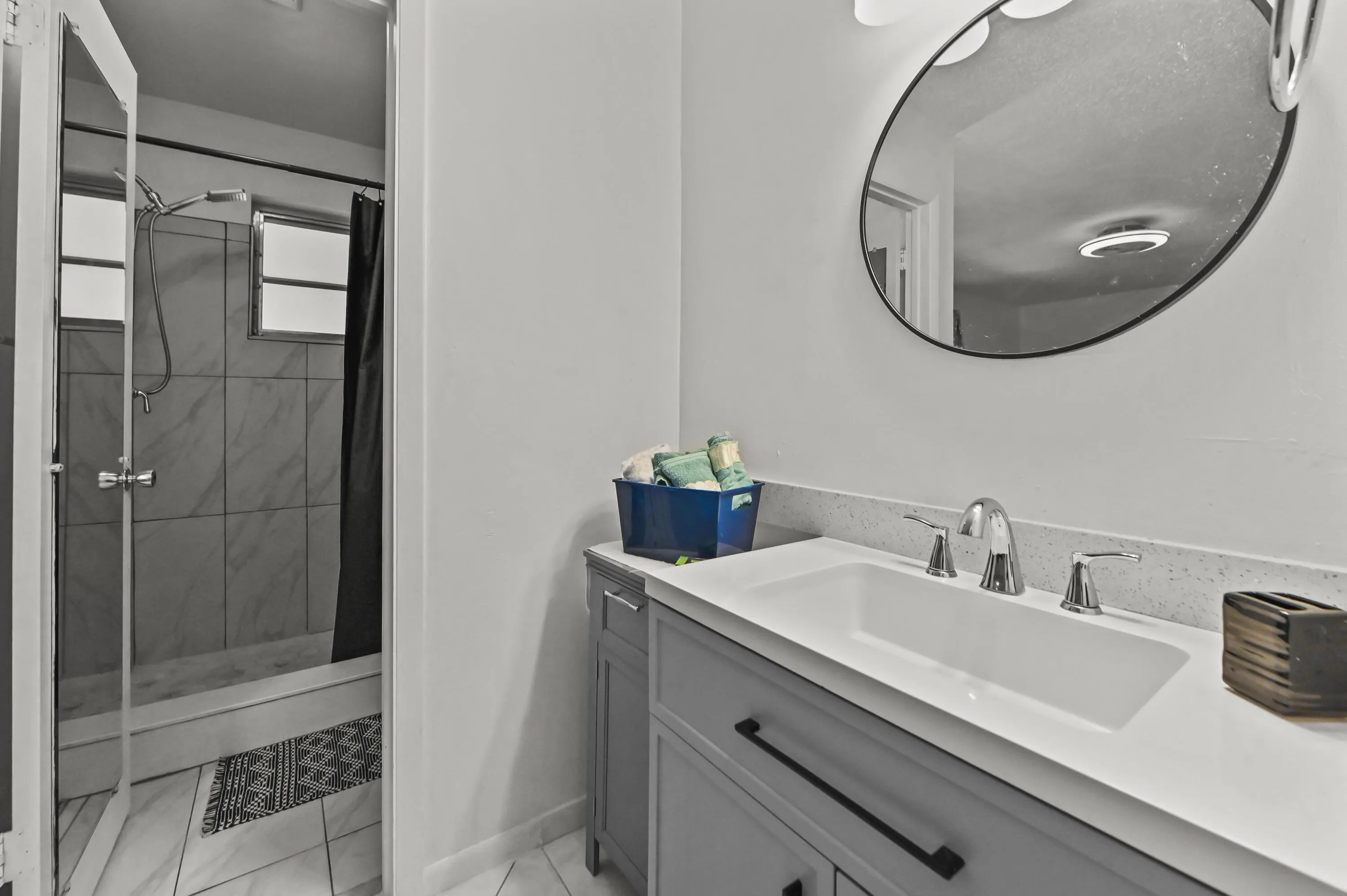21 Bathroom 01
