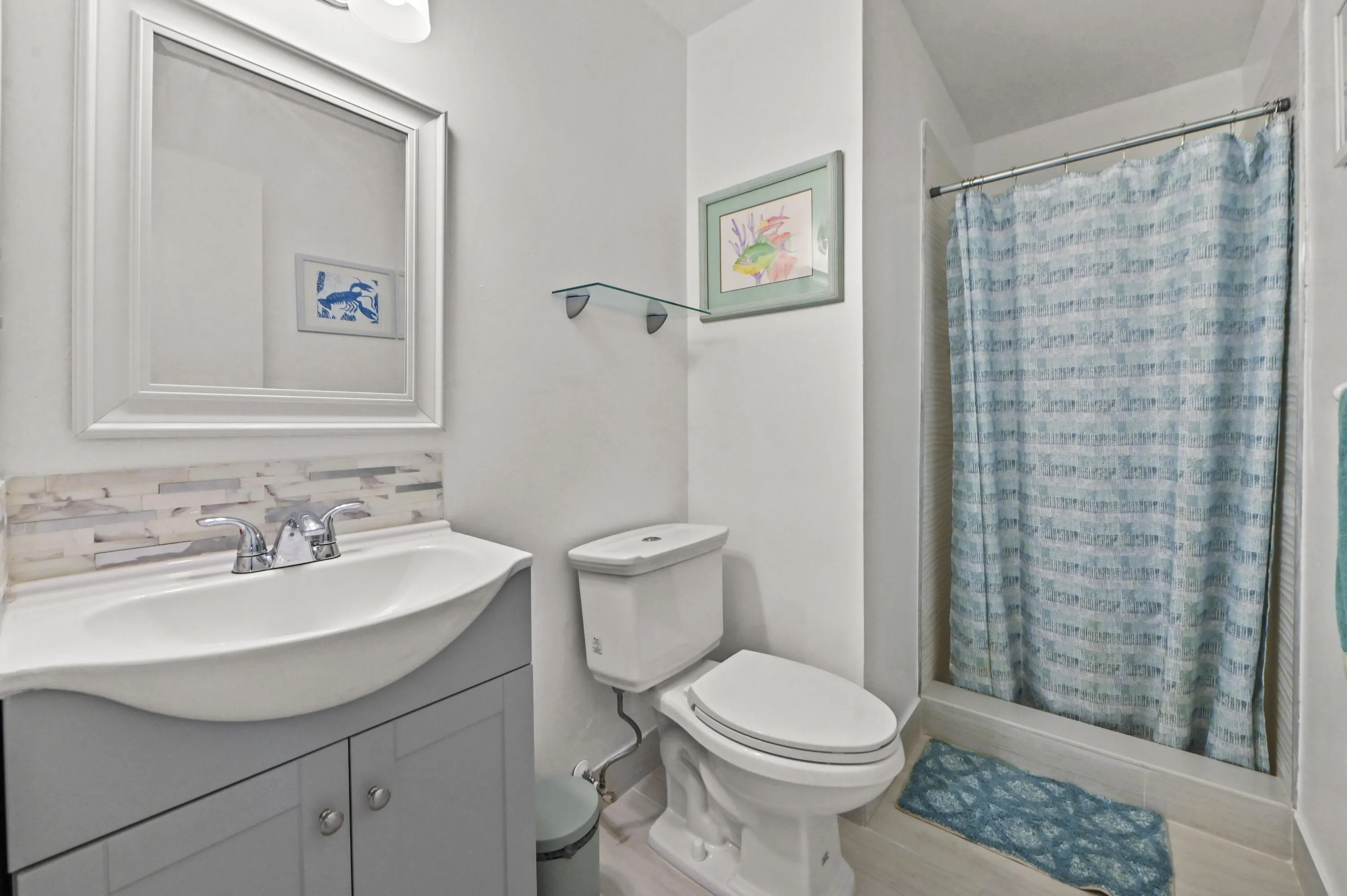17 Bathroom 01