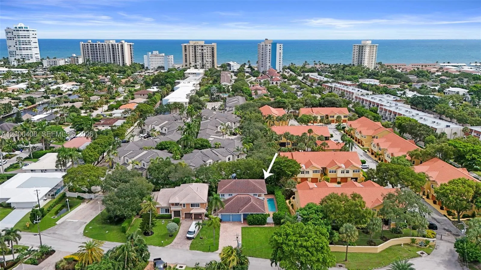 The beach and shops and restaurants are just a few blocks away.