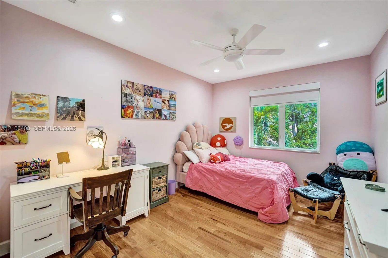Large guest bedroom