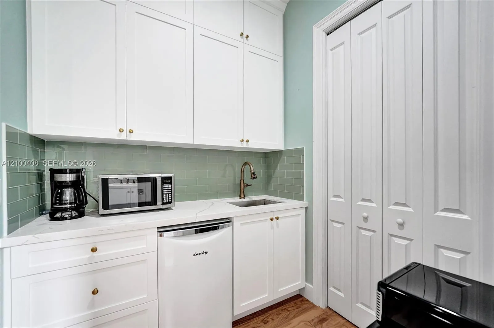 Mother-in-law suite mini kitchen
