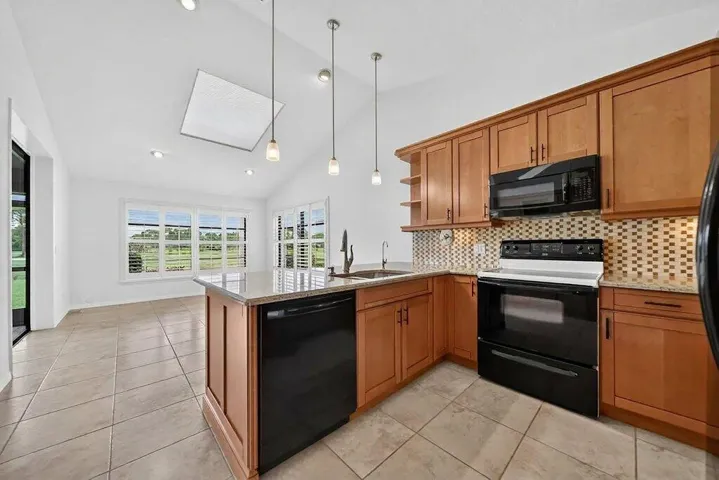 kitchen1.jpg-SMALL
