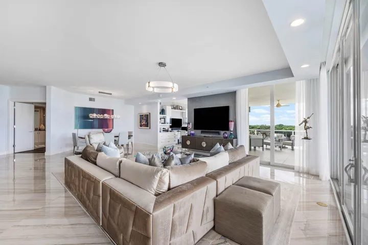 015-2700DonaldRossRoad-503-PalmBeachGard