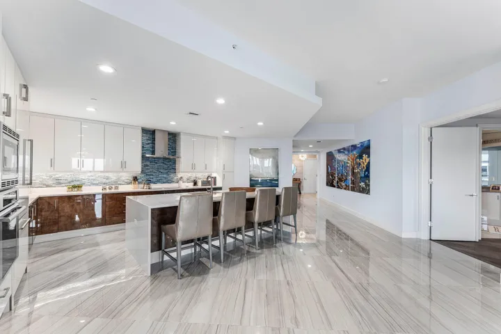 010-2700DonaldRossRoad-503-PalmBeachGard