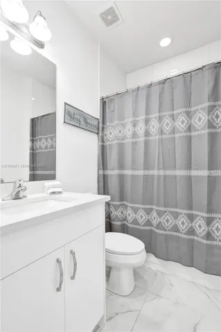 Main bathroom