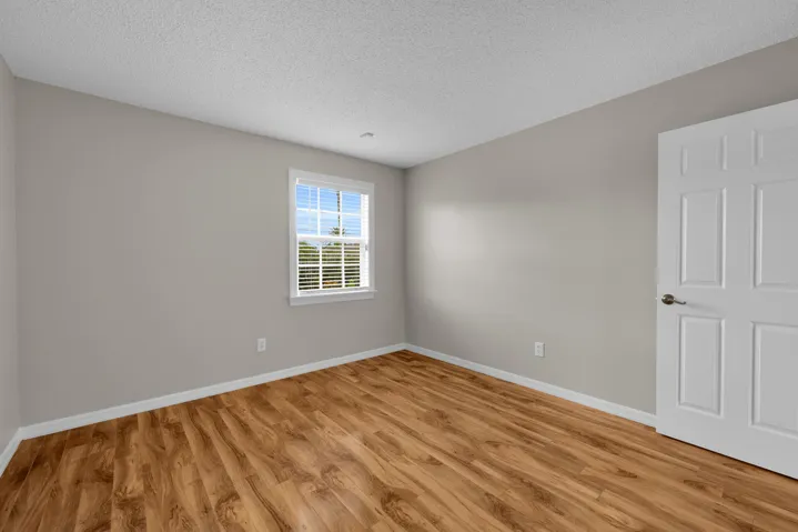 351 sw dwight ave - 24
