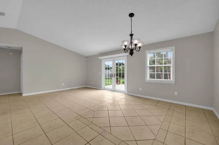 351 sw dwight ave - 12