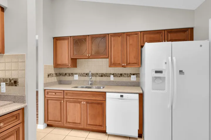 351 sw dwight ave - 16