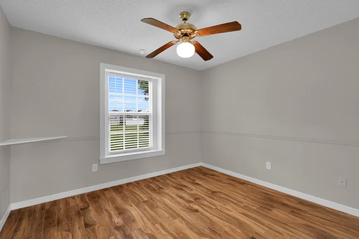351 sw dwight ave - 27