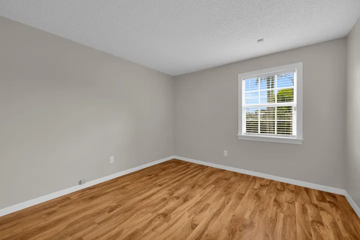 351 sw dwight ave - 23