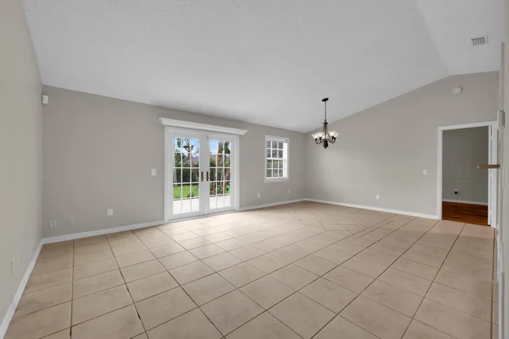 351 sw dwight ave - 07