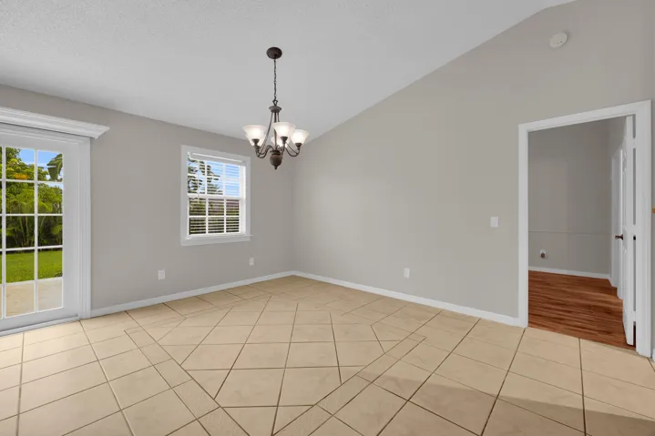 351 sw dwight ave - 10