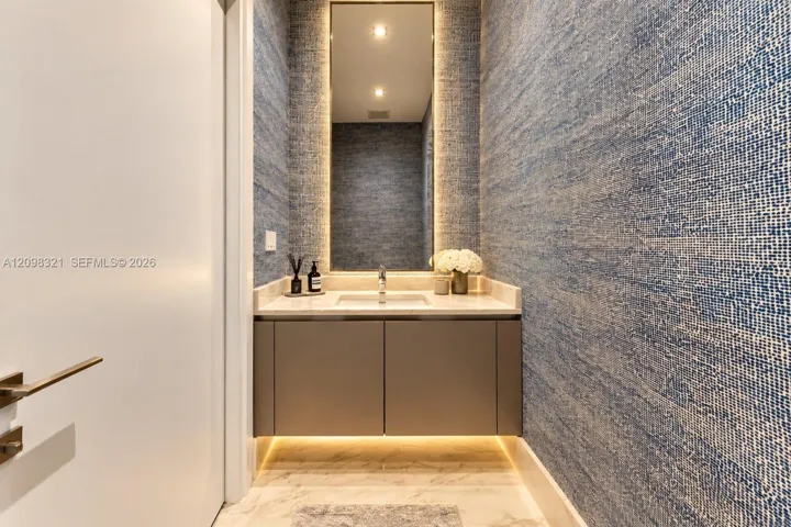 POWDER ROOM