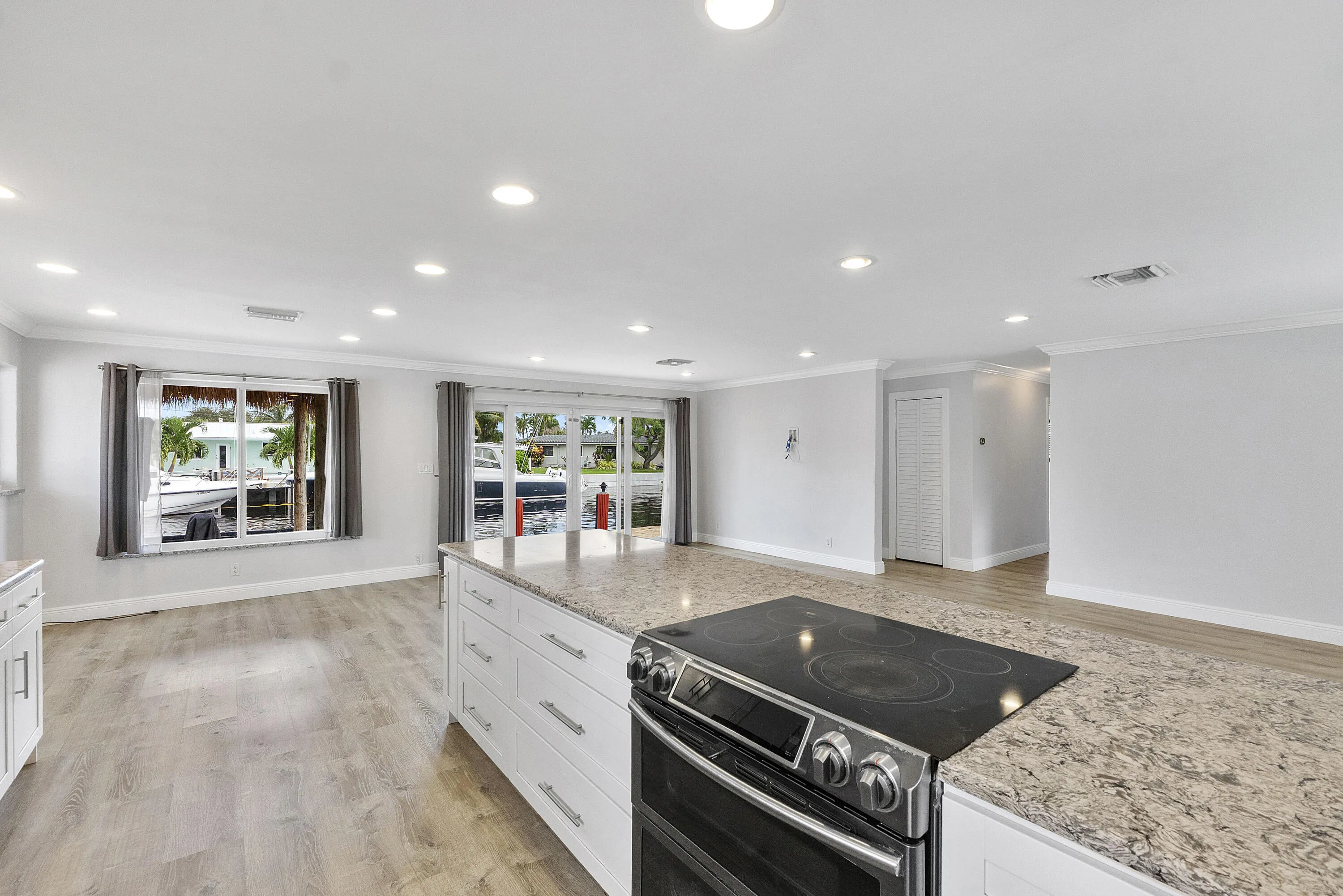361 Se 9th Ct_054