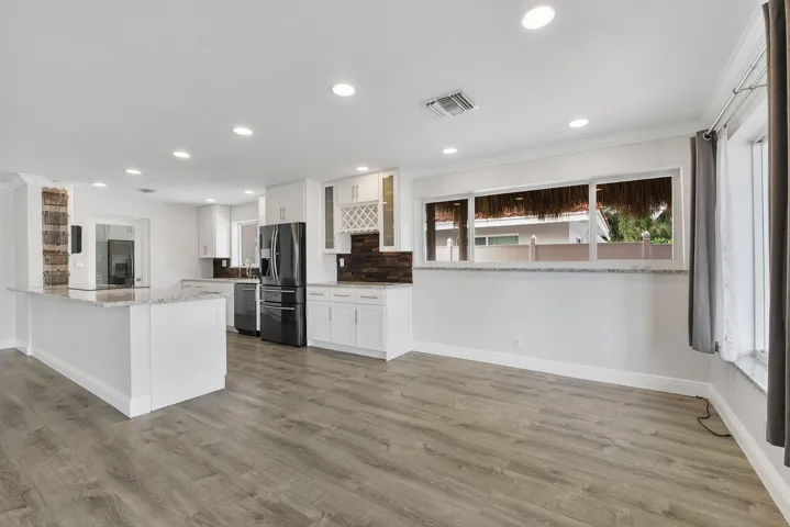 kitchen/ dining