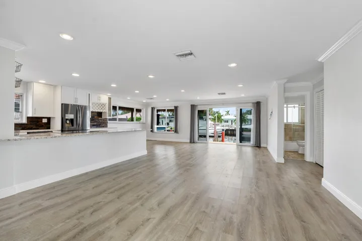 361 Se 9th Ct_026