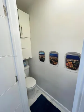 1/2 Bathroom