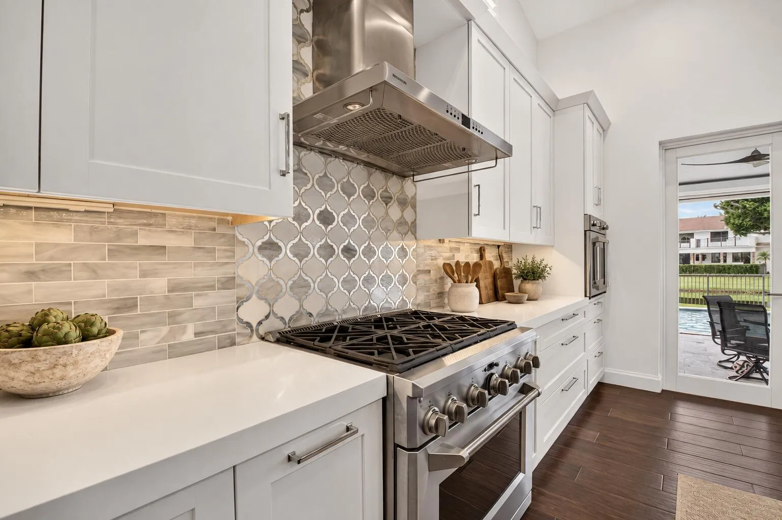 Refined Kitchen with Warm Neutral Stylin