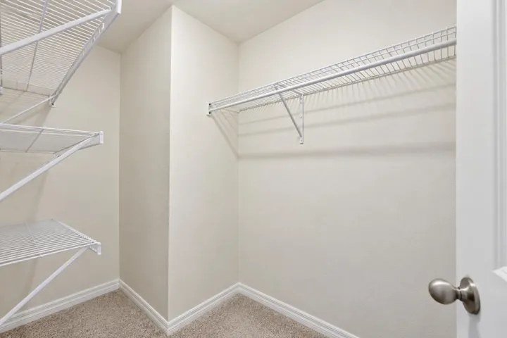 Closet1