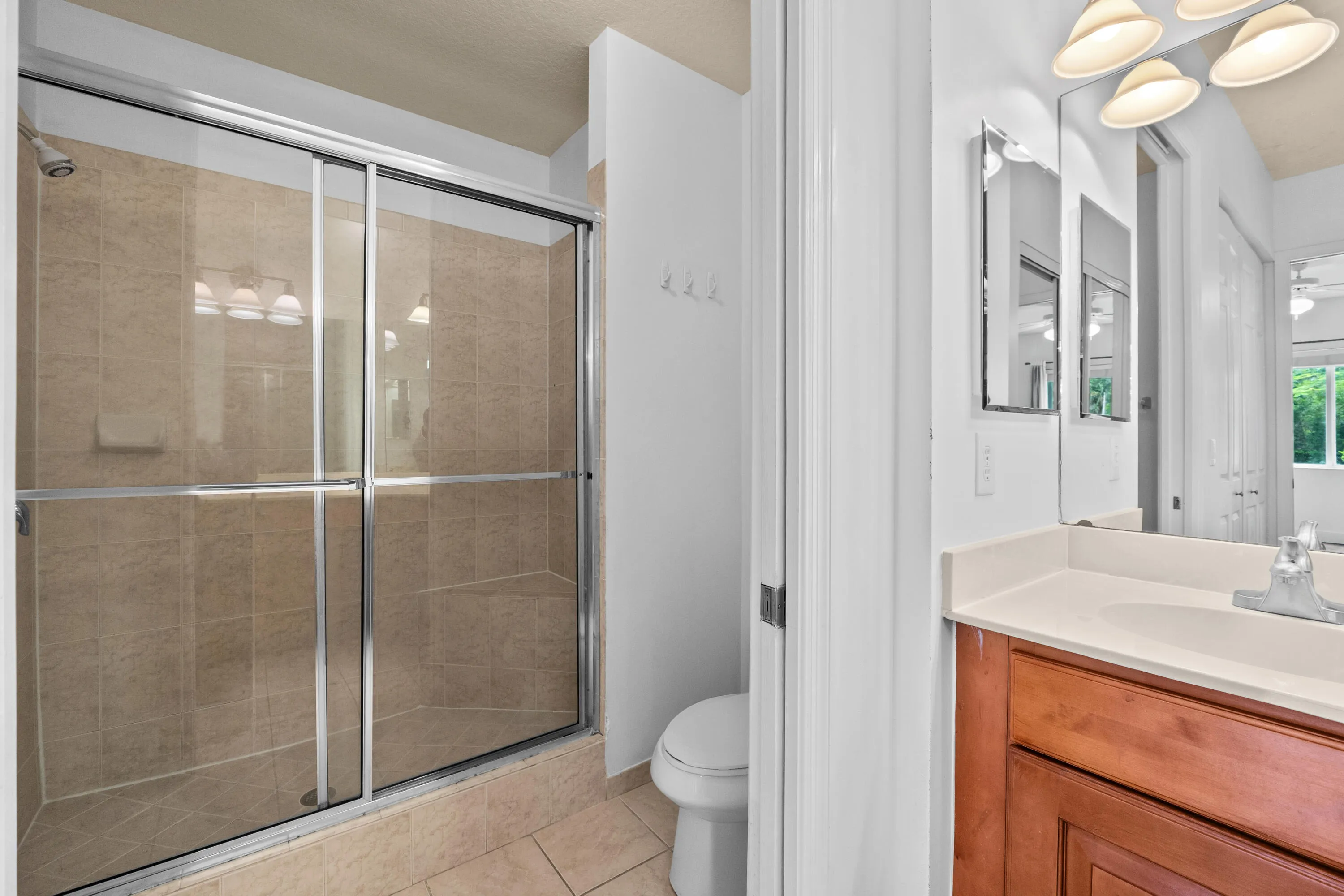 3500 Oaks Clubhouse Dr19