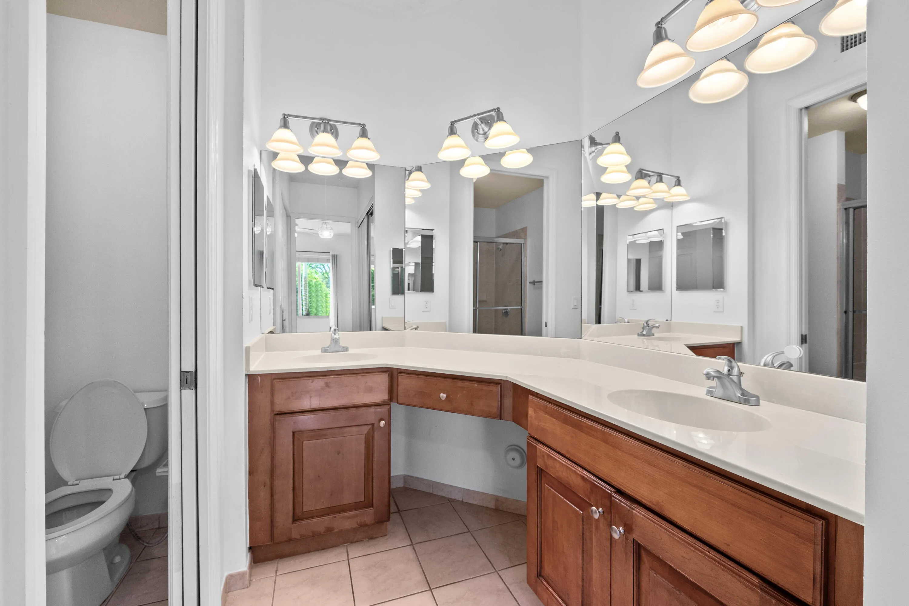 3500 Oaks Clubhouse Dr18